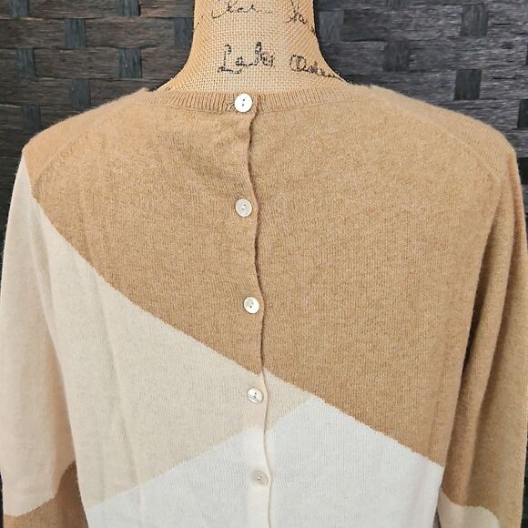 J Crew Tan and Cream Colorblock Cashmere Sweater Size Medium - Picture 7 of 14